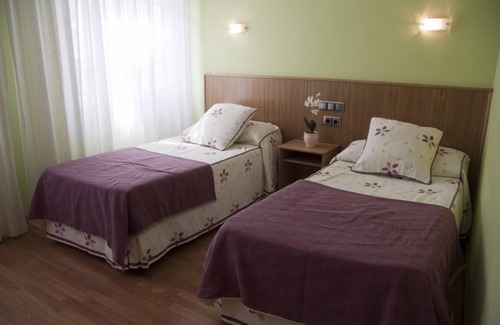 Carino Bed & Breakfast | Hostal Restaurante La Cepa