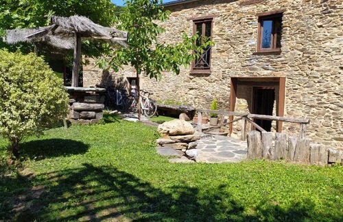 Triacastela Hostel | Hostel ∙ 3 guests