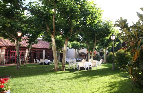 Torrecaballeros House | Hotel El Rancho