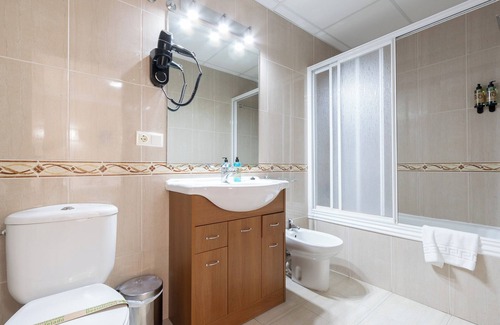 Toro Hostel | InsideHome Zaravencia Plaza Mayor
