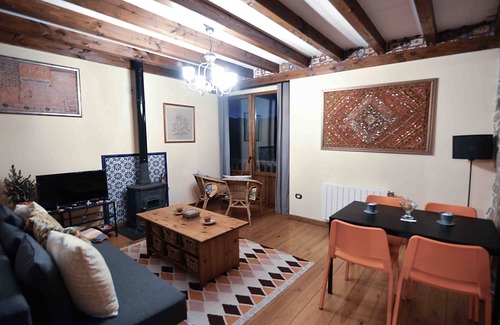 Tudes Apartment | La Casa de las Chimeneas - Apartment