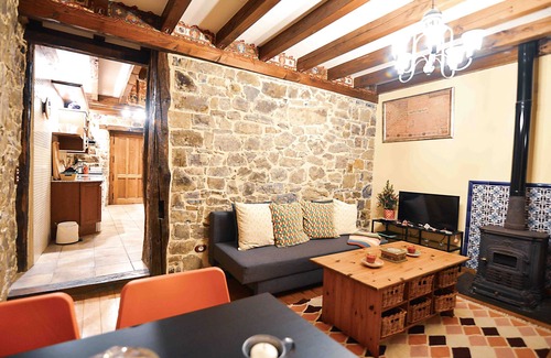 Tudes Apartment | La Casa de las Chimeneas - Apartment