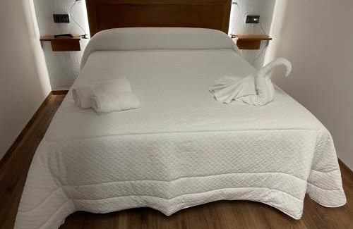 Buron Apartment | La Era de Lario habitación con Jacuzzi
