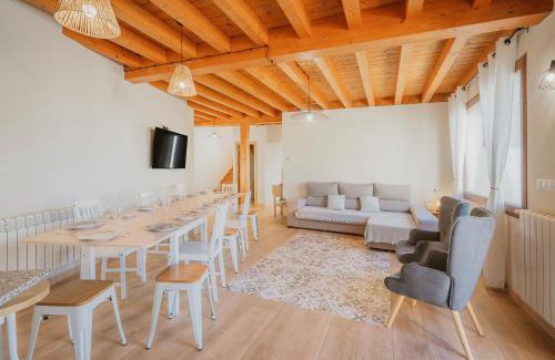 Revilla-Vallegera House | Lagar Del Altillo-Revilla Vallejer