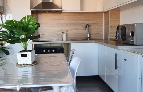 Empuriabrava Apartment | Large air-conditioned beachfront studio up to 4 people close to shops