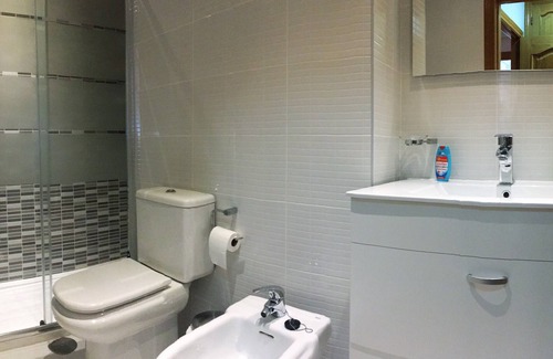 Leon City Centre Apartment | LEON FULL CENTER. MODERN. EXTERIOR. GARAGE