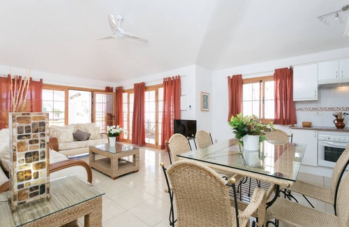 San Miguel de Abona Villa | LUXURY SUNNY HOLIDAY HOME WITH BREATHTAKING VIEWS AND HEATED PRIVATE POOL