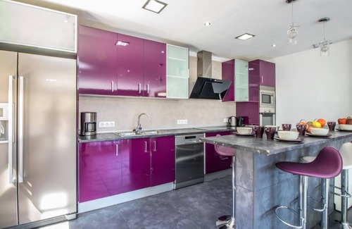 Castello d'Empuries Villa | LUXURY VILLA, HEATED POOL WITH JACUZZI, INTERNET, NEAR BEACH