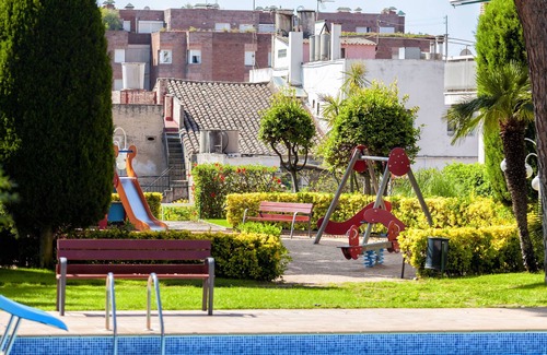 Sant Vicenc de Montalt Apartment | MEDITERRANI - Apartment 5 minutes from the beach, with pool, tennis, football, basketball.