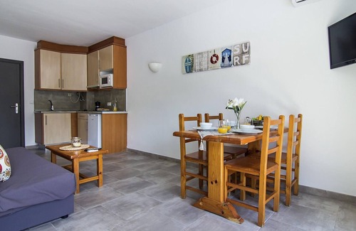 Platja d'Aro Apartment | Modern Apartment, Beach 150m, Pool, A/C, Wi-Fi, Parking Available
