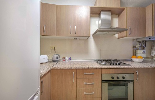 Benidorm House | Modern Town House at Levante Beach (WiFi, AirCon, UK TV, Swimming Pools)