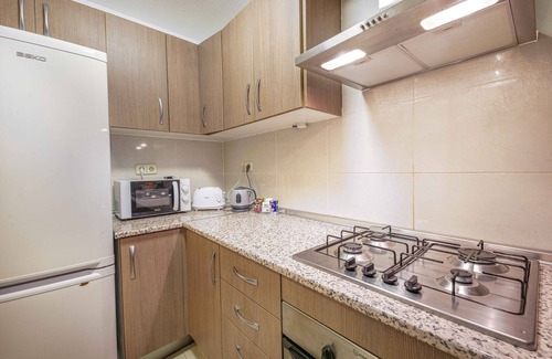 Benidorm House | Modern Town House at Levante Beach (WiFi, AirCon, UK TV, Swimming Pools)
