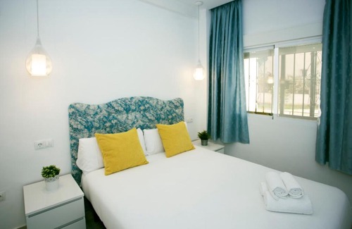 Torremolinos Apartment | MONKÓ CENTER, GARDEN & POOL o