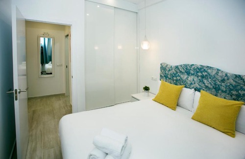 Torremolinos Apartment | MONKÓ CENTER, GARDEN & POOL o