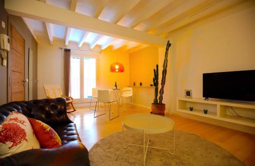 La Llotja-Born Apartment | Montmari - Turismo de Interior