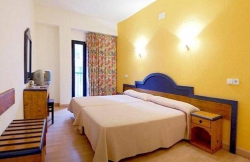 Sant Antoni de Portmany House | Motel ∙ 8 guests