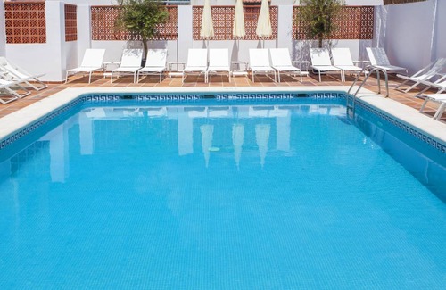 Sant Antoni de Portmany House | Motel ∙ 8 guests