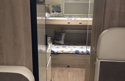 Velilla de San Antonio House | Motorhome rental