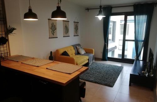 Ares Apartment | Pintoresco piso a 5 min de la playa wifi/Netflix