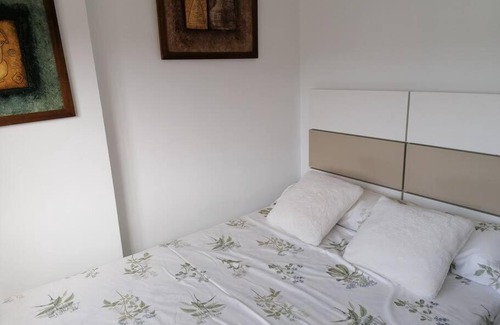 Calella Apartment | Playa, terraza, aire acondicionado, parking
