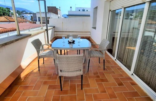 Llanca Apartment | PORT MONTURIOL 9