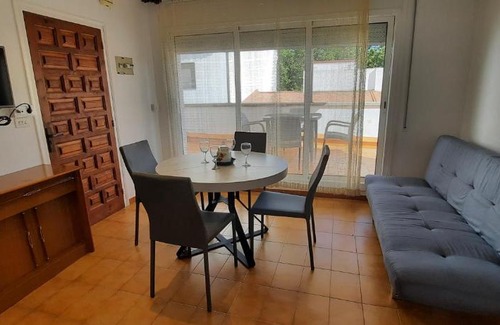Llanca Apartment | PORT MONTURIOL 9