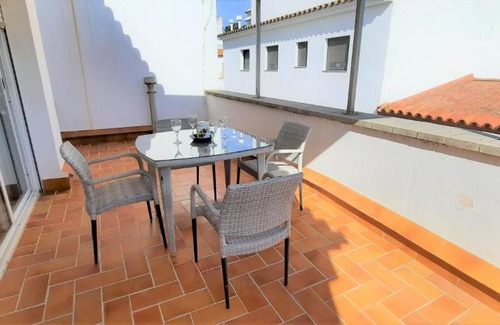 Llanca Apartment | PORT MONTURIOL 9