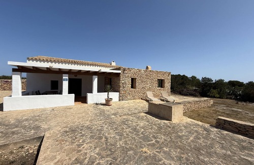 Pilar de la Mola Cottage | Renovated farmhouse