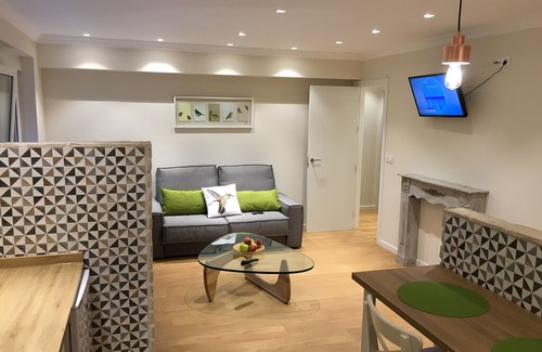 Sarria Apartment | RENTXACOBEO 2 APARTMENT BY OKTHEWAY