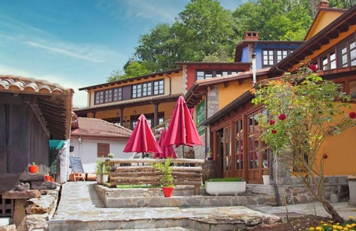 Pola de Lena Cottage | RURAL HOUSE WITH VIEWS OF THE GREEN ASTURIAN MOUNTAINS