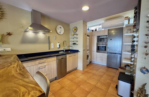 Roses Town Center Apartment | SAU. Beautiful sea views, spacious terrace, pool and parking