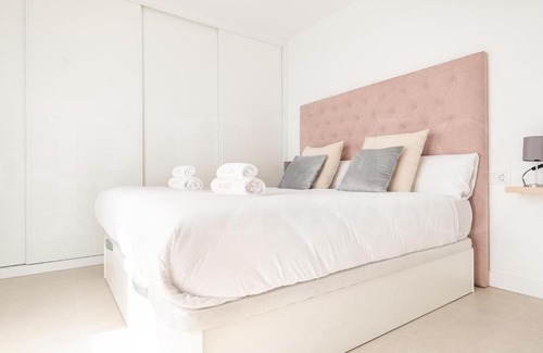 Carihuela House | Seaview house with rooftop pool, game room, parking REMS