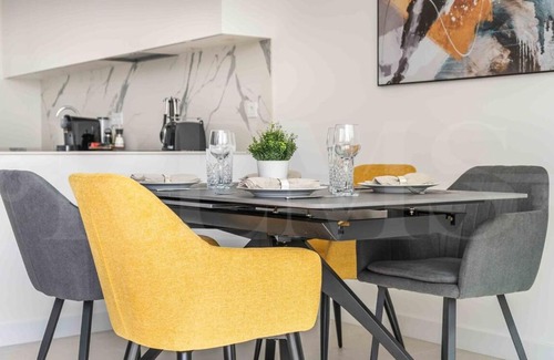 Carihuela House | Seaview house with rooftop pool, game room, parking REMS