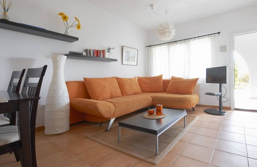 Es Figueral Beach Apartment | Small apartment complex right by the sea. Relaxation guaranteed.
