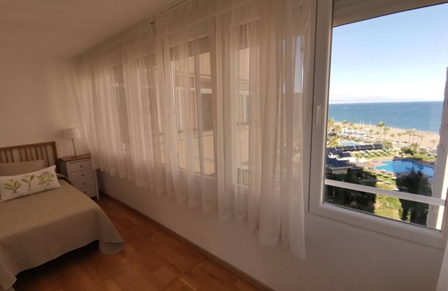 Torremolinos Apartment | Spacious apartment on the beach, FREE WIFI FIBER, wonderful views, Playamar
