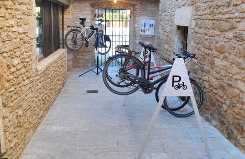 Mata Villa | Spectacular traditional Catalan villa with heated private pool 2km Banyoles lake