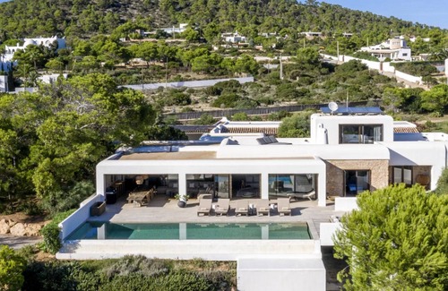 Sant Josep de sa Talaia Villa | Splendid Ibiza Villa | Villa Narcissa | 3 Bedrooms | Breathtaking Sea Views |.