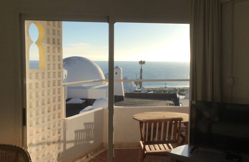 Mojacar Apartment | Studio apartment with stunning sea views (sleeps 4), close to the beach.