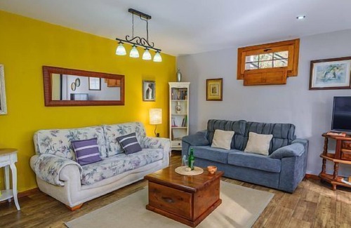 La Plaza Cottage | Stunning views of the mountain and forest.