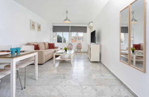 Carihuela Apartment | Sunstay Beach Flat I Torremolinos