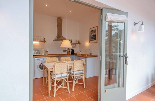 Tamariu Apartment | T5 · 🌊 Cozy Retreat 50m to Beach & Garden Escape
