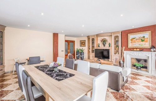 Pineda de Mar House | This luxurious vacation home makes the hearts beat faster.