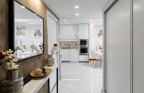 Torremolinos Apartment | Torremolinos: apartment in 1st line of sea