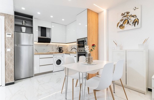 Torremolinos Apartment | Torremolinos: apartment in 1st line of sea
