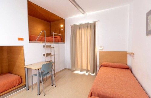 Carihuela Hostel | Torremolinos Inturjoven Youth Hostel