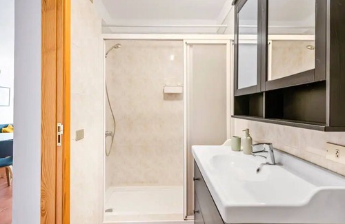 Radazul Apartment | Vacation Home 'Radazul' with Sea View & Wi-Fi