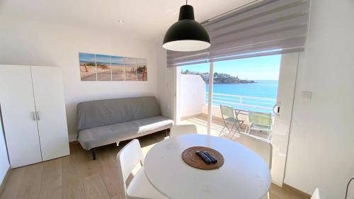 Almadraba-Canyelles Apartment | Verones 1c