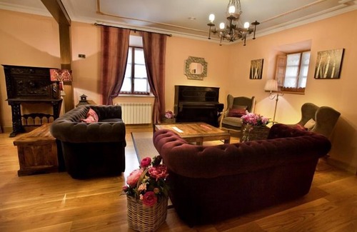 Herrera de Valdecanas House | Villa Ferrera Posada Rural