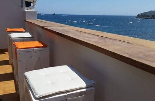 Cadaques House | 'Villa Rubia' luxurious beachfront house-chic Mediterranean Cadaques