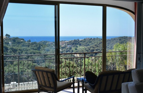 Lloret de Mar Villa | Villa with heated pool and jacuzzi, fantastic sea views, air conditioning